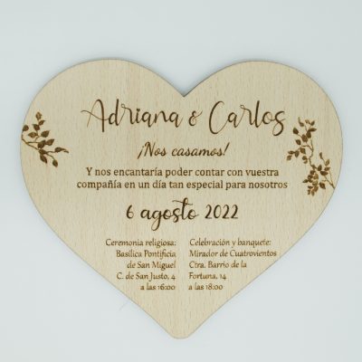 Invitación de Boda: Corazón grabado en Madera